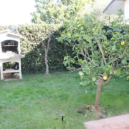House With Pool Near 5 Terre E Carrara Villa