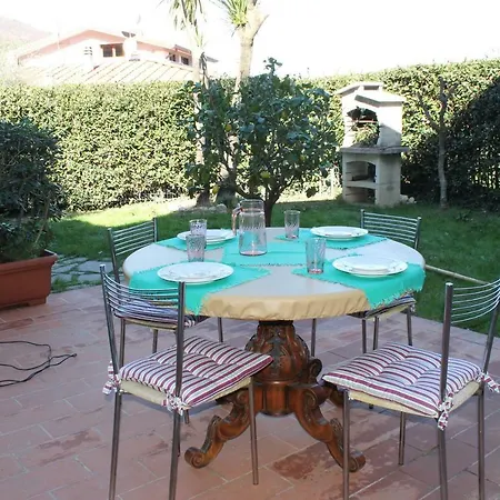 House With Pool Near 5 Terre E Carrara Villa *
