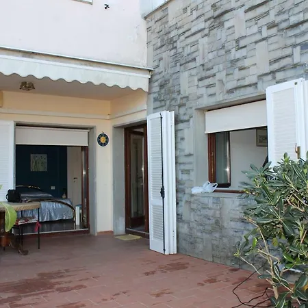 House With Pool Near 5 Terre E Carrara